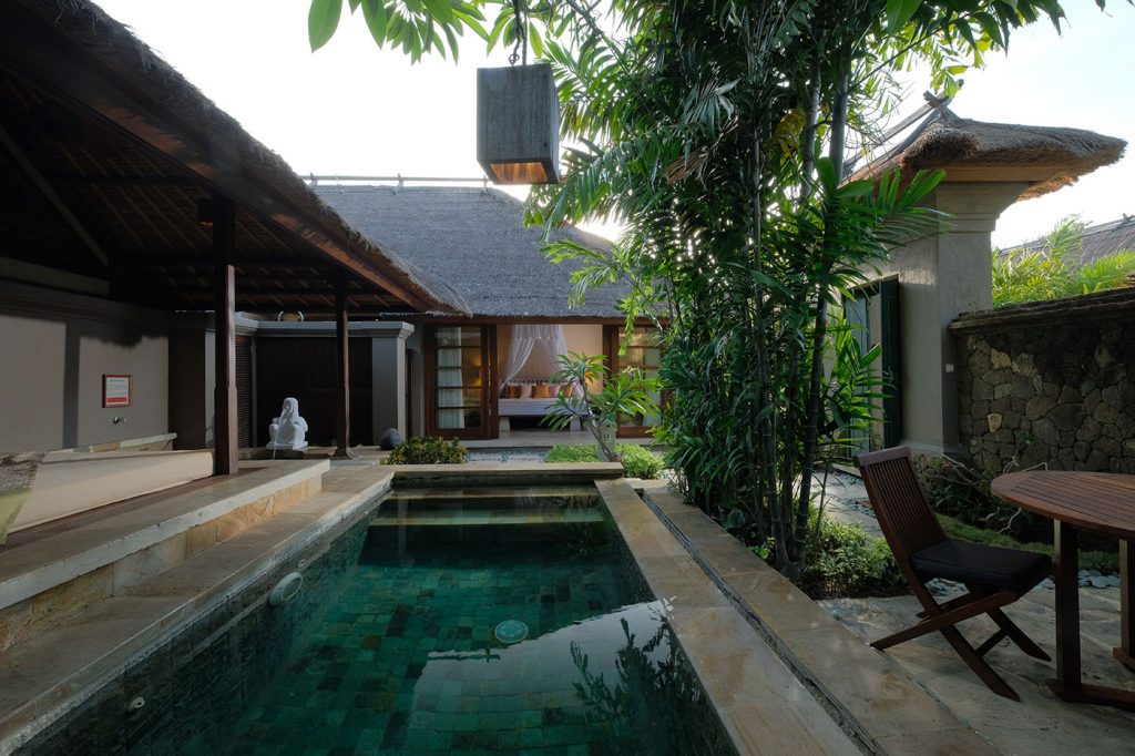 Courtyard Villa with Pool Outside View